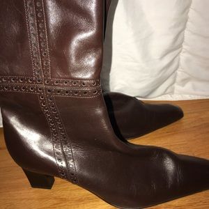 Heeled boots